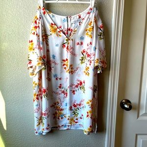 Liz Claiborne short sleeve white floral top perfect for Easter and spring xl